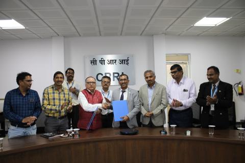 केंद्रीय विद्युत अनुसंधान संस्थान (सीपीआरआई) और आईआईटी रोपड़ ने विद्युत ऊर्जा प्रणालियों, नवीकरणीय ऊर्जा प्रौद्योगिकियों और सतत विकास समाधानों में शैक्षणिक और अनुसंधान सहयोग को बढ़ावा देने के लिए 30.04.2025 को एक समझौता ज्ञापन पर हस्ताक्षर किए।